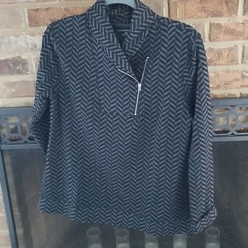 Croft & Barrow gray and black zip chevron sweater